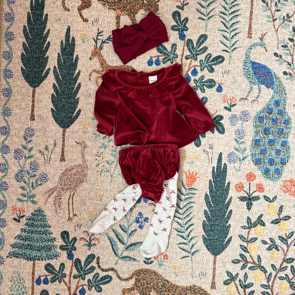 Newborn Girl Holiday Outfit with Bow